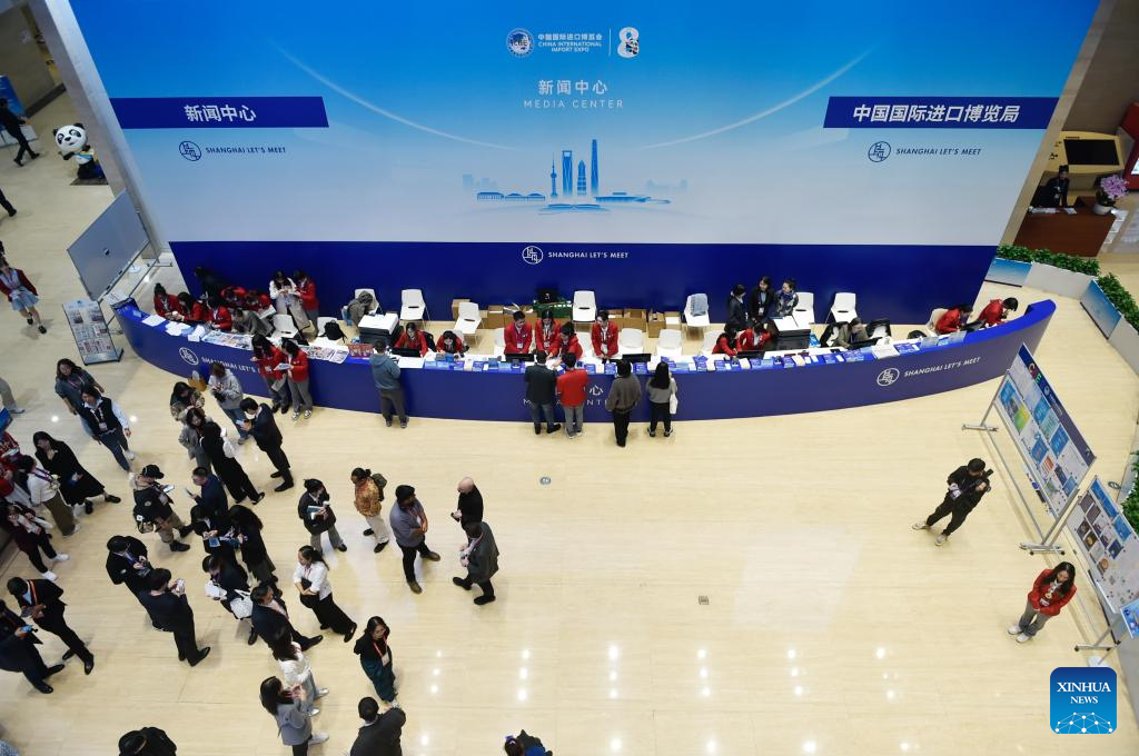 8th CIIE opens in Shanghai with record high number of exhibitors