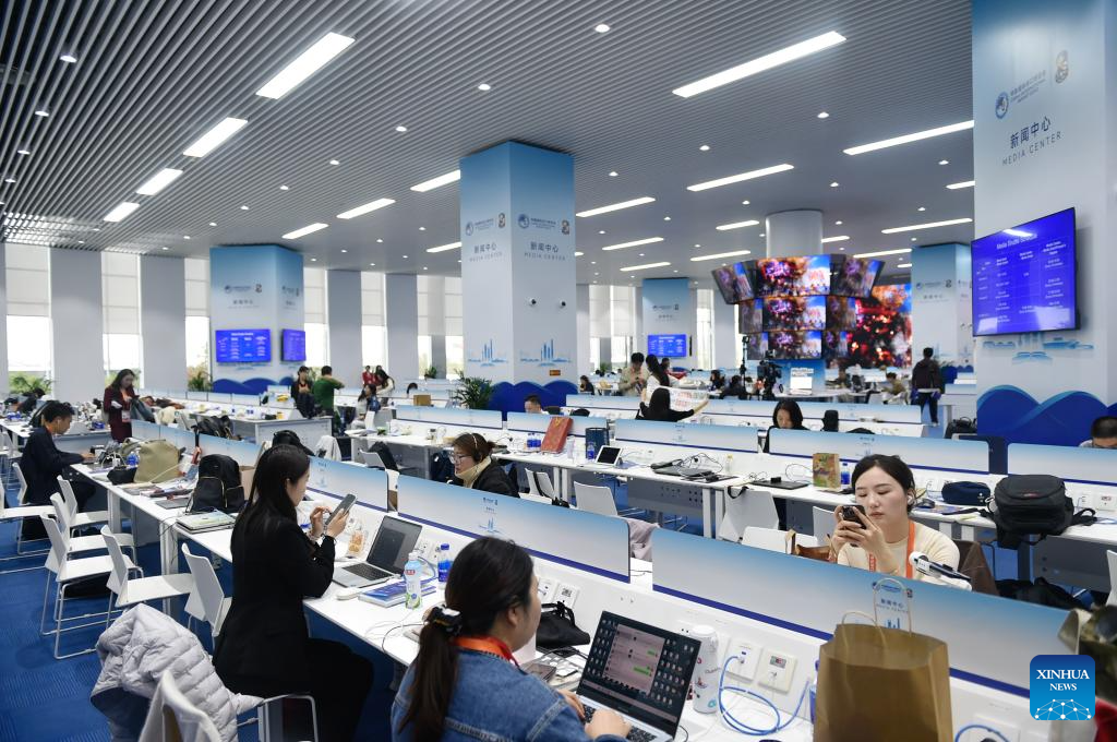 8th CIIE opens in Shanghai with record high number of exhibitors