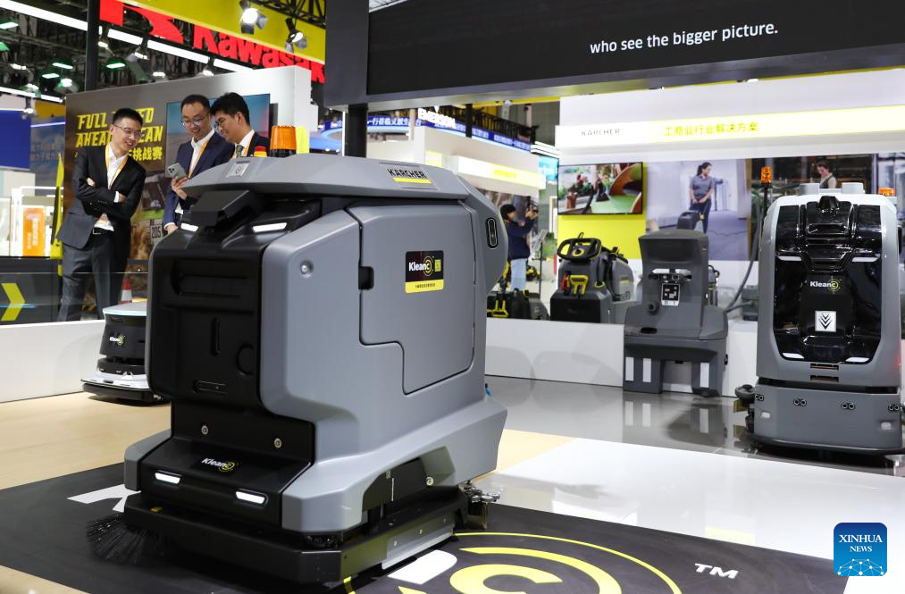 8th CIIE opens in Shanghai with record high number of exhibitors