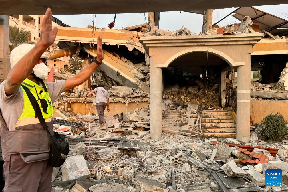 Fresh Israeli airstrikes hit S. Lebanon, testing fragile ceasefire