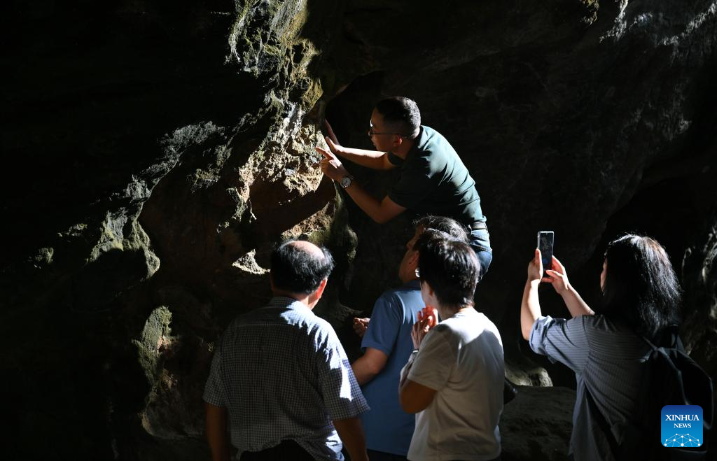 Prehistoric tomb discovered in south China's island province