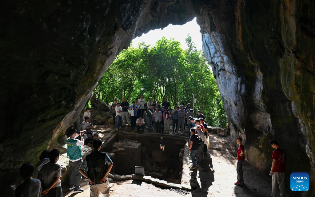 Prehistoric tomb discovered in south China's island province