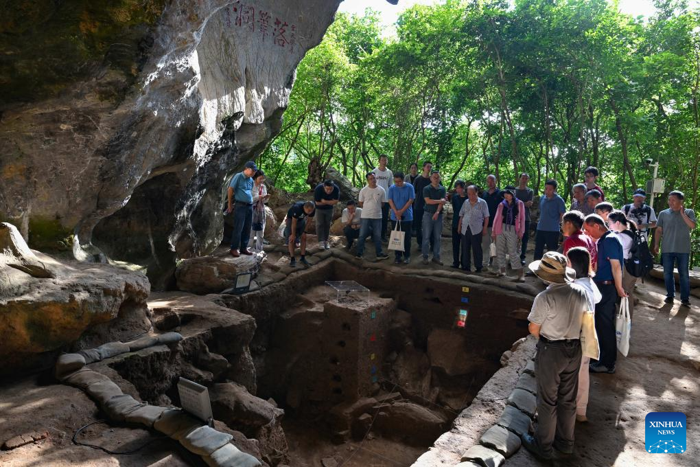 Prehistoric tomb discovered in south China's island province