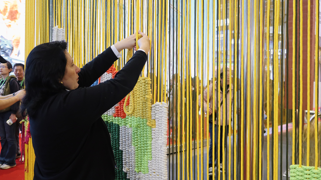 Serbia makes 8th appearance at CIIE, drawing crowds with unique traditional design and cuisine Serbia makes 8th appearance at CIIE, drawing crowds with unique traditional design and cuisine