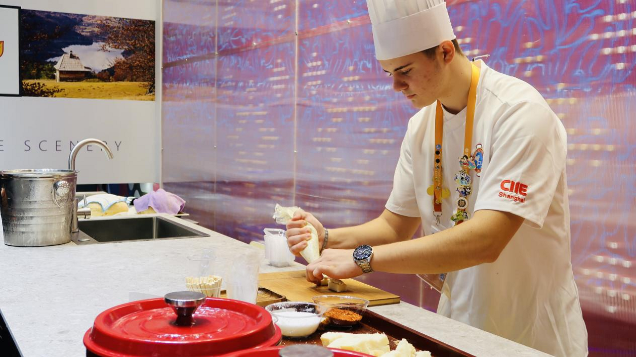 Serbia makes 8th appearance at CIIE, drawing crowds with unique traditional design and cuisine Serbia makes 8th appearance at CIIE, drawing crowds with unique traditional design and cuisine