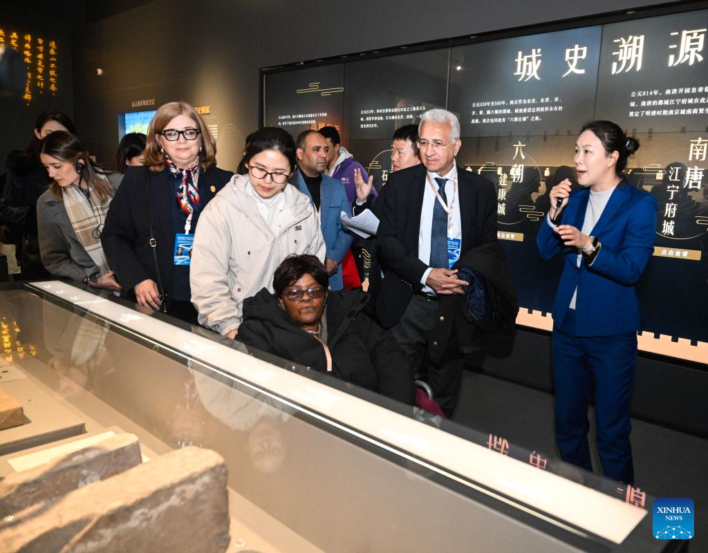 Global mayors, mayoral representatives from 10 countries visit China's Nanjing