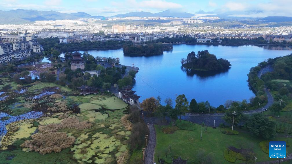 Early winter scenery across China