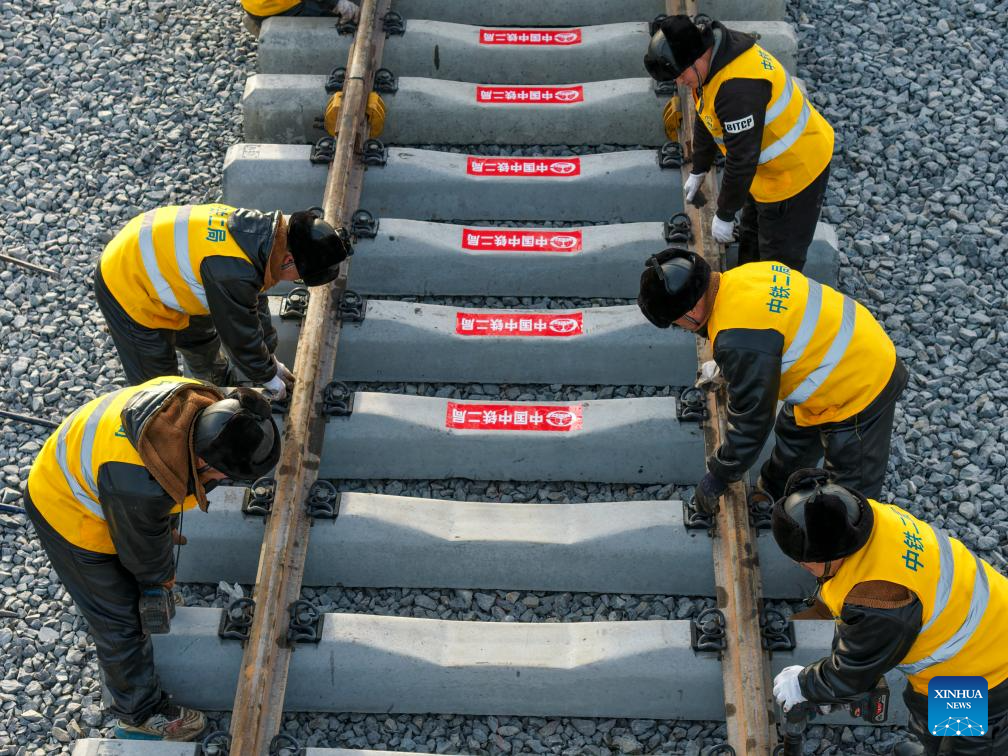 Track-laying for Harbin-Yichun high-speed railway completes