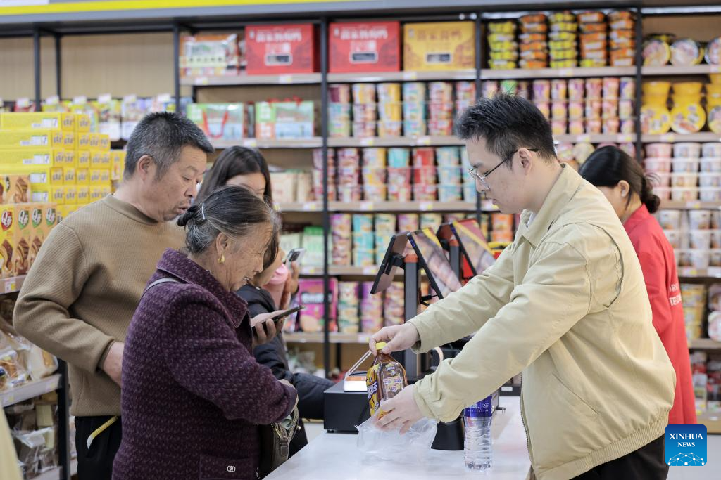 World's highest bridge brings local tourism to new heights