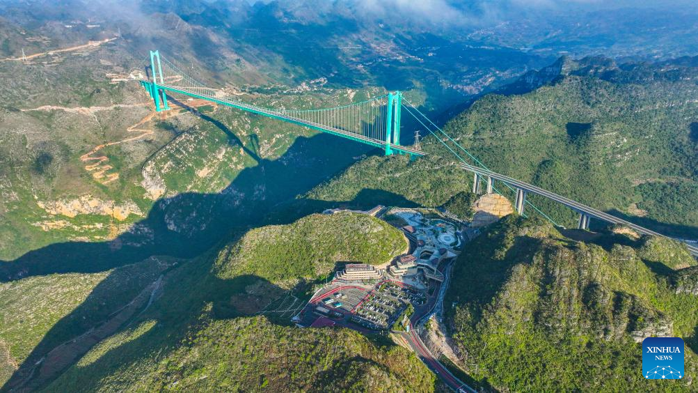 World's highest bridge brings local tourism to new heights