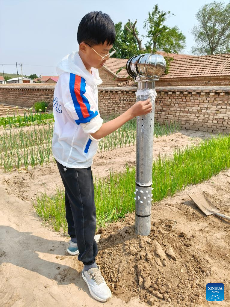 Shining at iENA, Chinese teen's grassroots invention combats desertification