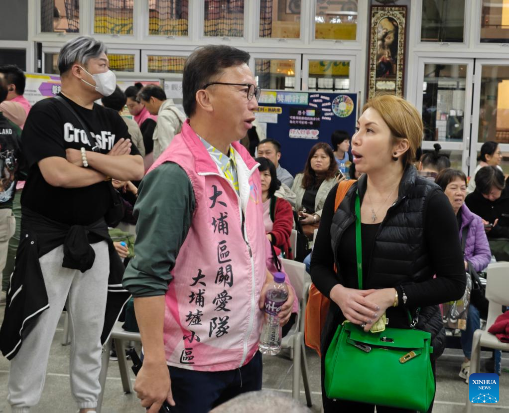 13 killed in Hong Kong residential area fire