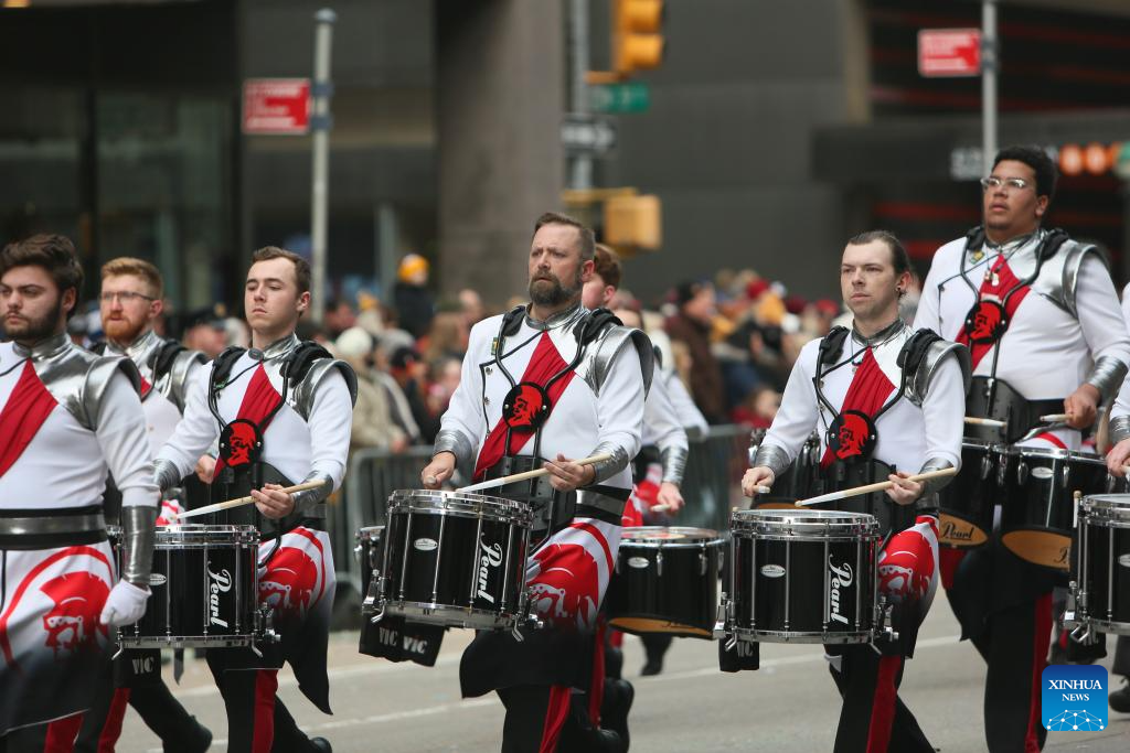 U.S. Thanksgiving Day parade draws millions in New York