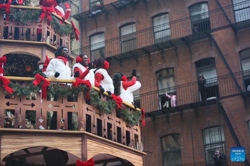 U.S. Thanksgiving Day parade draws millions in New York