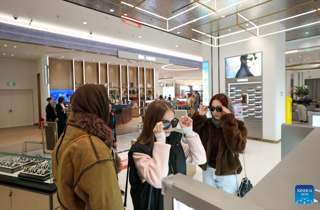 Tianjin opens first downtown duty-free shop