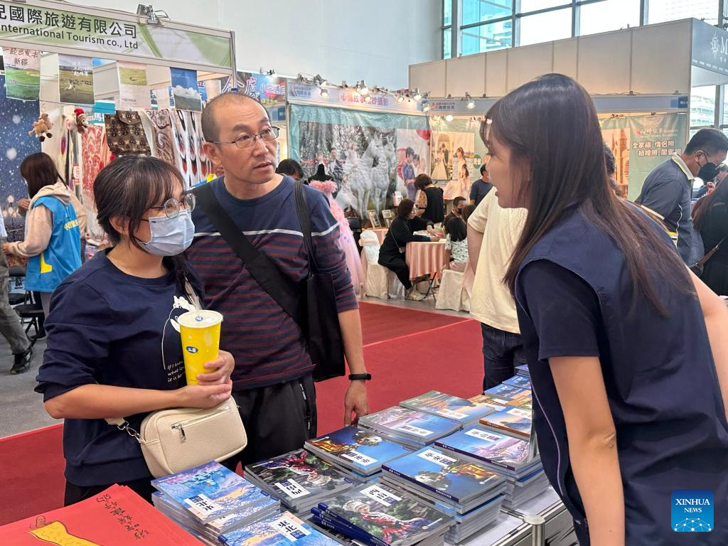 Fujian intangible cultural heritage draws visitors at Kaohsiung travel fair in Taiwan