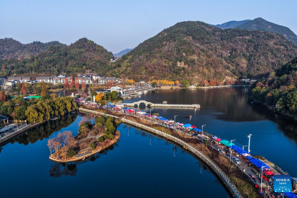 Farmers' fair kicks off in Qiantan Town, China's Zhejiang