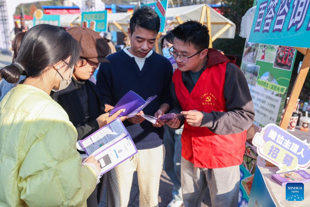 Farmers' fair kicks off in Qiantan Town, China's Zhejiang