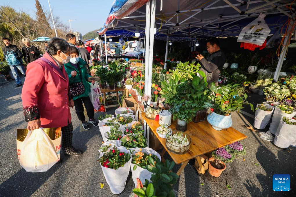 Farmers' fair kicks off in Qiantan Town, China's Zhejiang