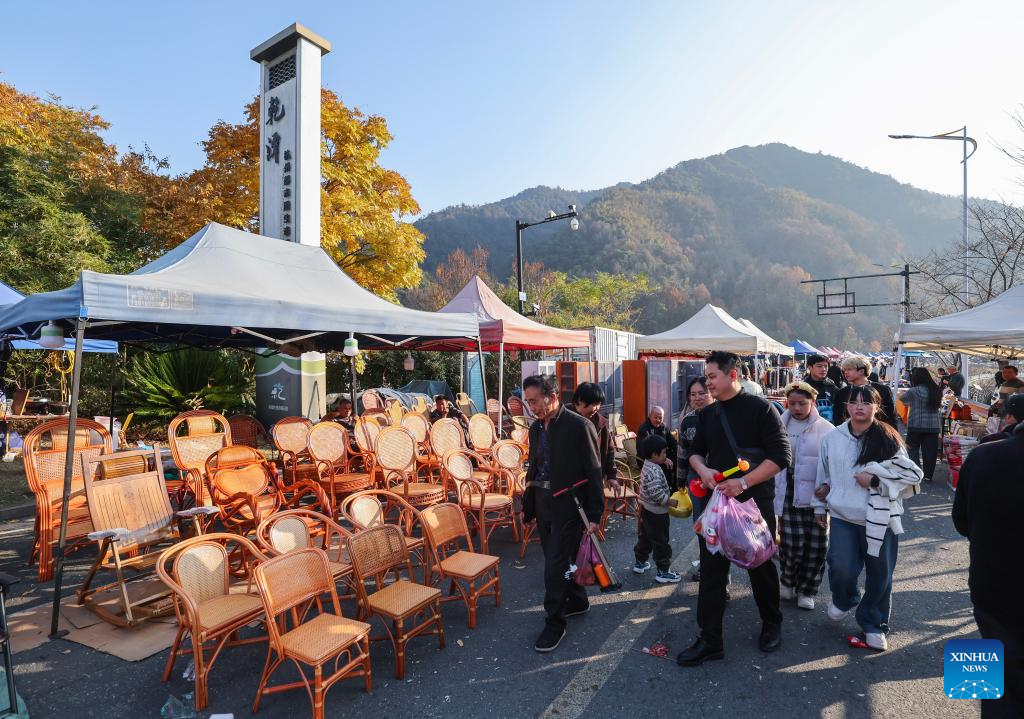 Farmers' fair kicks off in Qiantan Town, China's Zhejiang