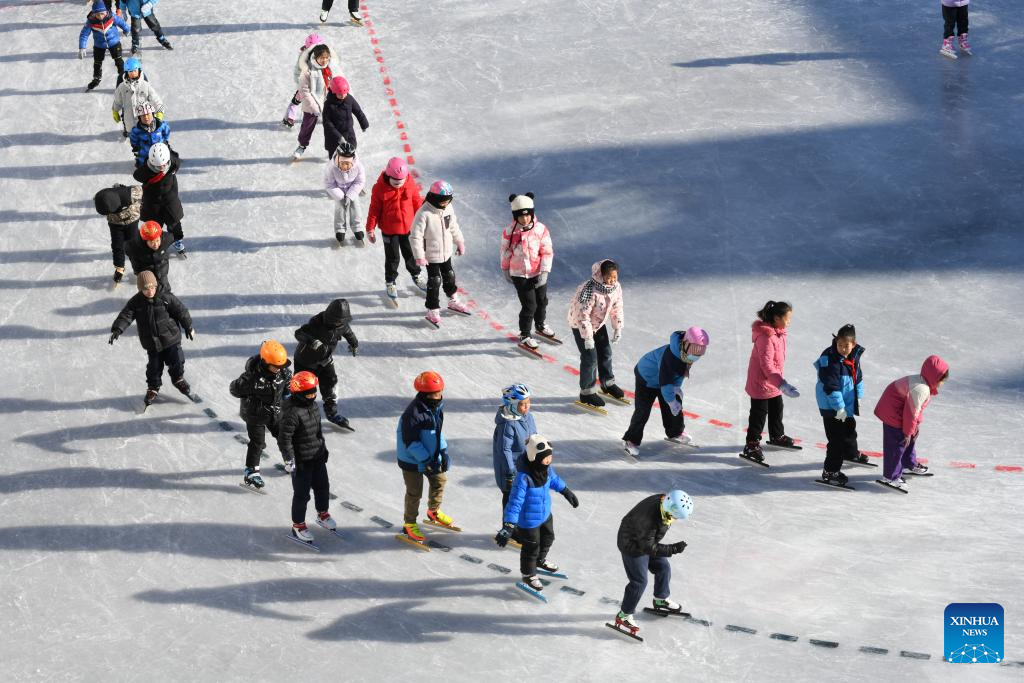 Heilongjiang schools bring ice and snow sports to campus