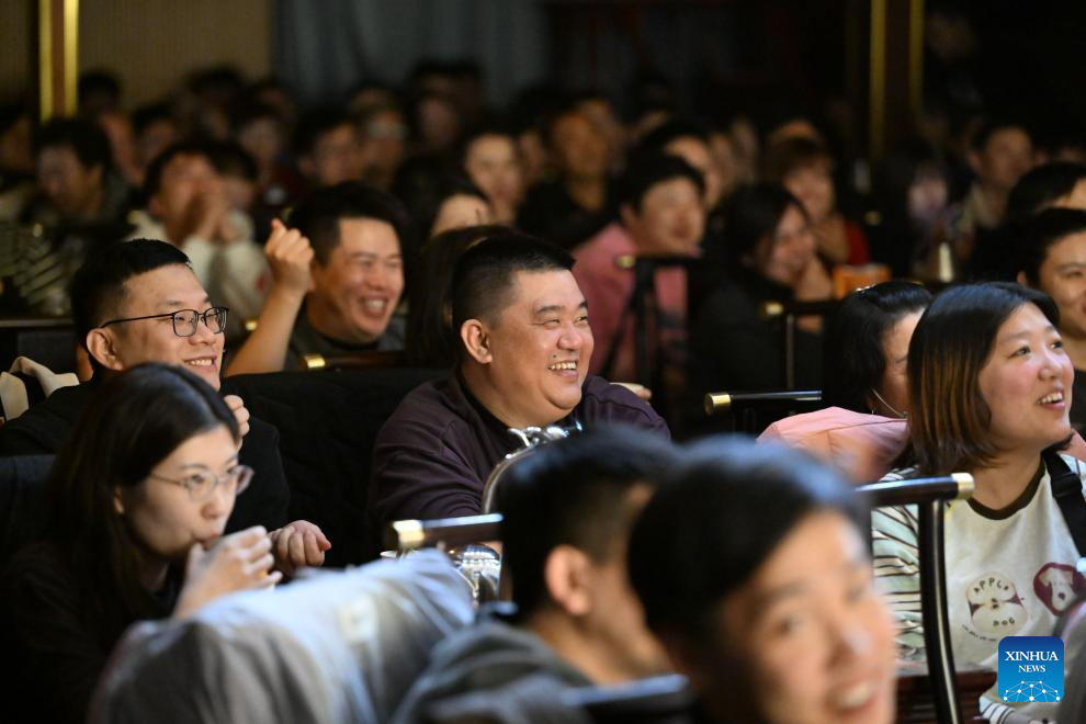 In pics: crosstalk comedy performance in north China's Tianjin