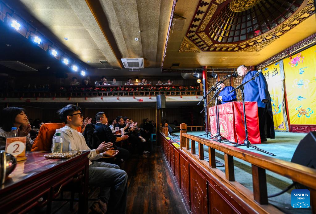 In pics: crosstalk comedy performance in north China's Tianjin