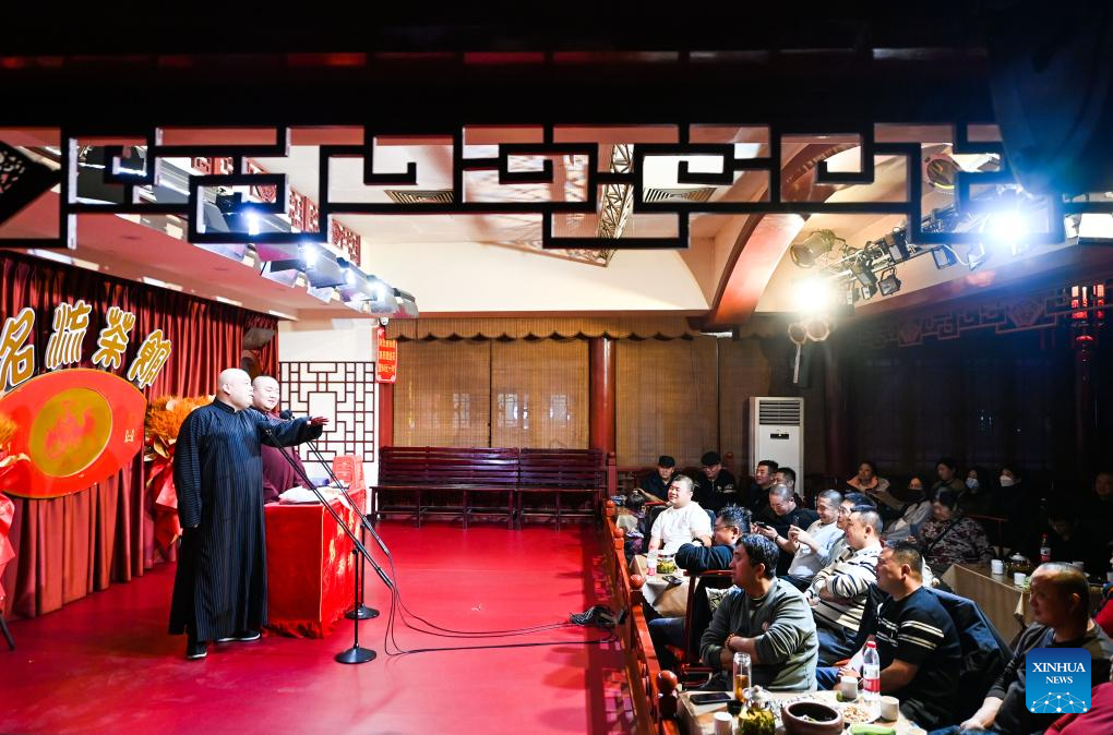 In pics: crosstalk comedy performance in north China's Tianjin
