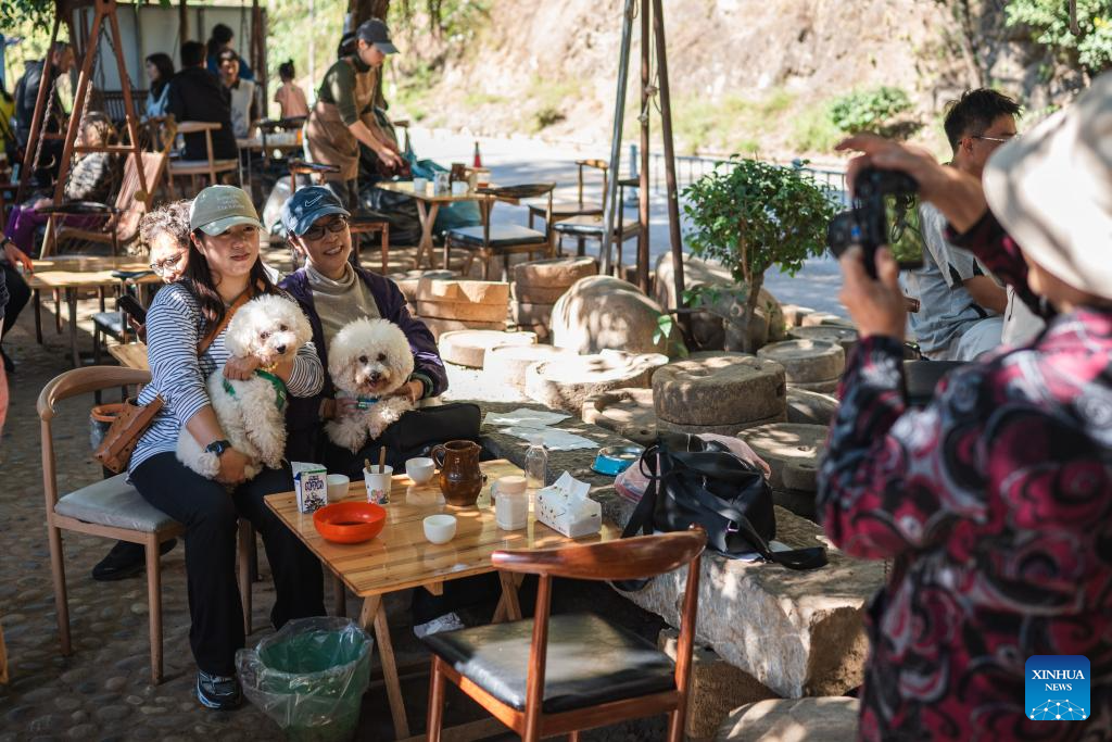 Rich coffee aromas float across China and Türkiye