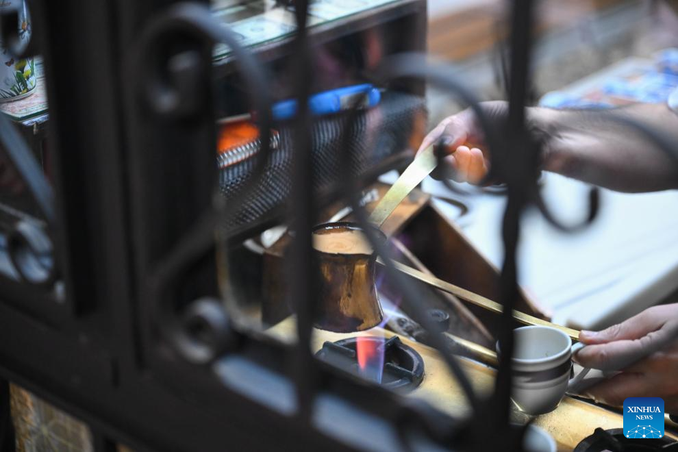 Rich coffee aromas float across China and Türkiye