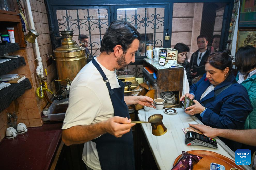 Rich coffee aromas float across China and Türkiye