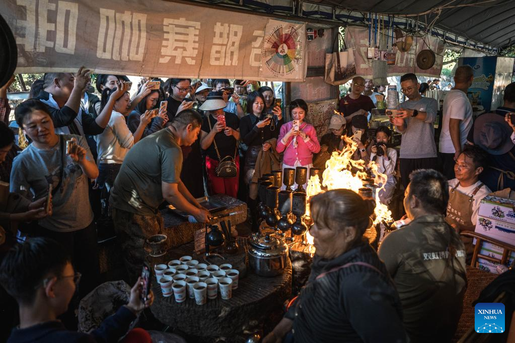 Rich coffee aromas float across China and Türkiye