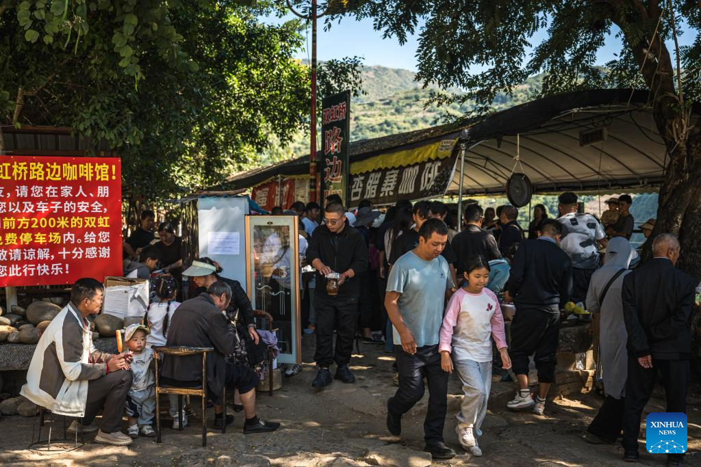 Rich coffee aromas float across China and Türkiye