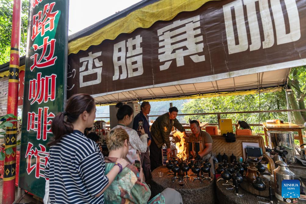 Rich coffee aromas float across China and Türkiye