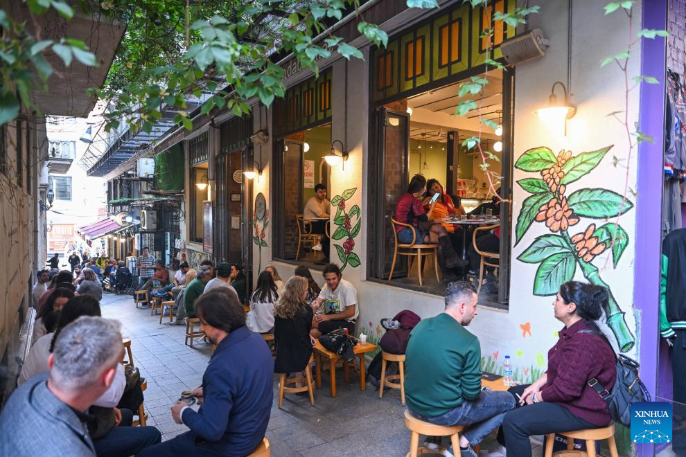 Rich coffee aromas float across China and Türkiye