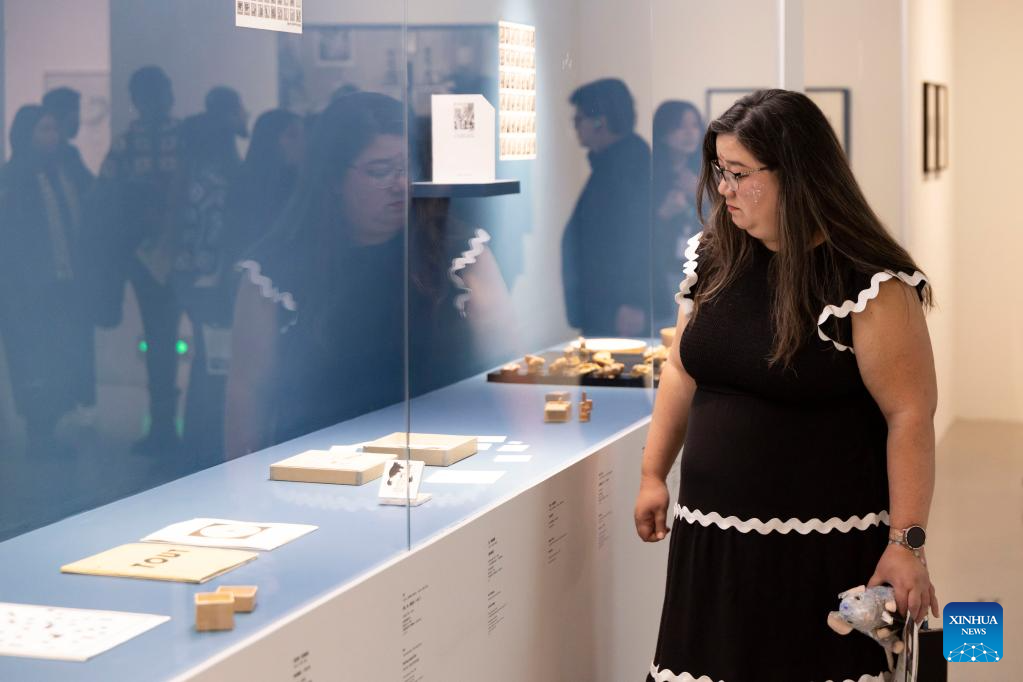 Guests attending 4th Shanghai Int'l Literature Week visit cultural sites