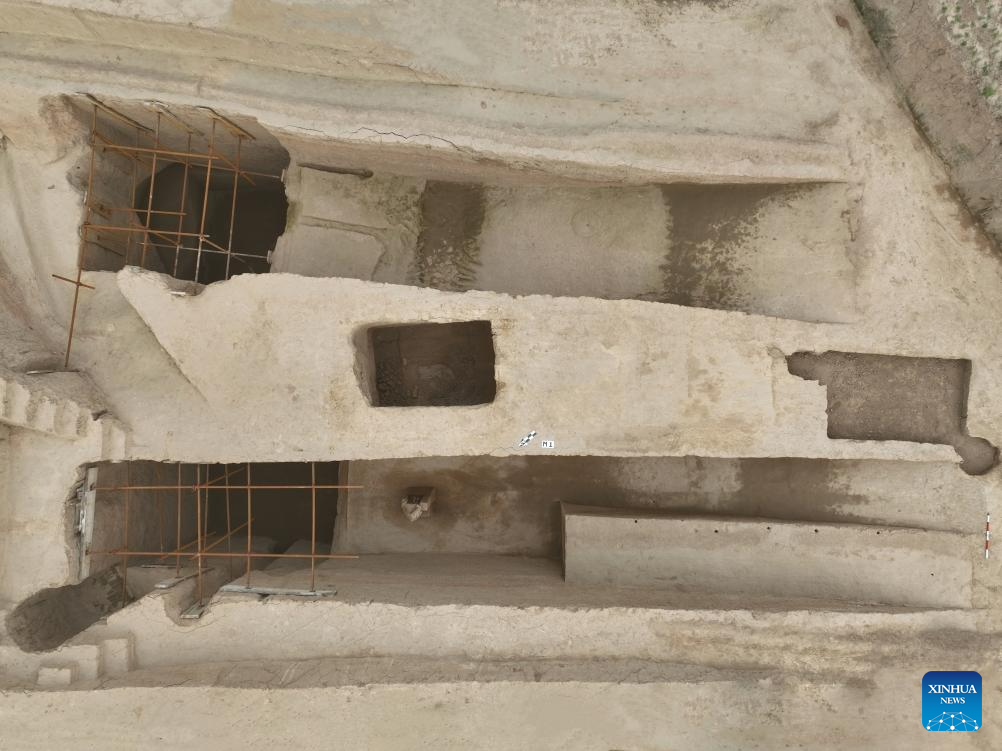 Ancient tomb cluster discovered in northwest China