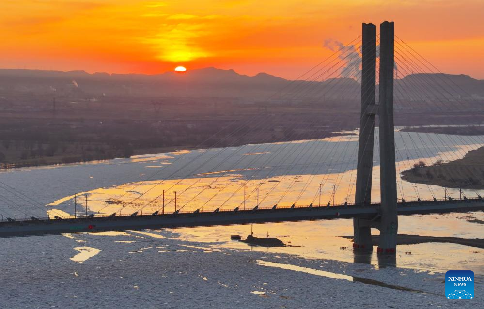 Scenery of frozen Yellow River amid cold wave