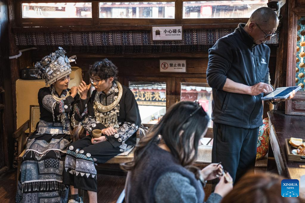 Musician transforms old house into music club in Lijiang, China's Yunnan