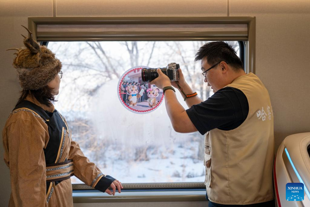 Themed tourism train featuring travel photography services inaugurated in Harbin