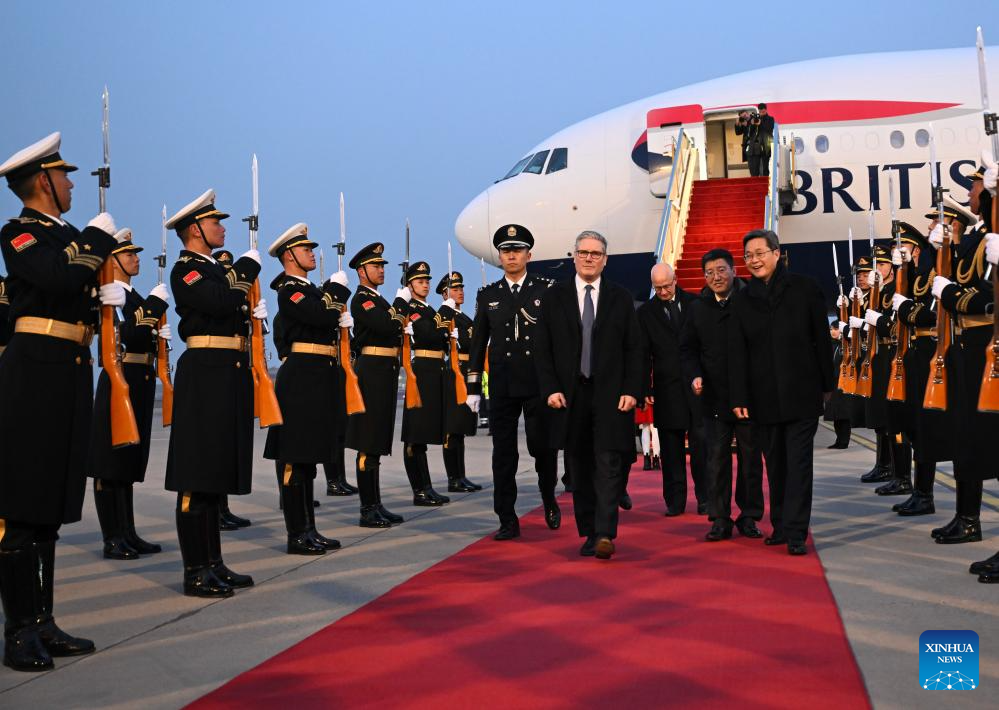 British PM arrives in Beijing for official visit