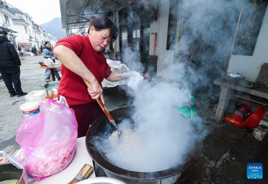 Spring Festival cultural event held in E China's Zhejiang