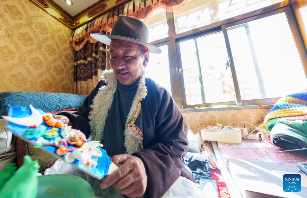 Butter sculptures gain popularity across Lhasa ahead of Tibetan New Year