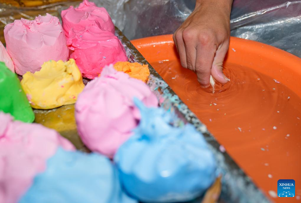 Butter sculptures gain popularity across Lhasa ahead of Tibetan New Year