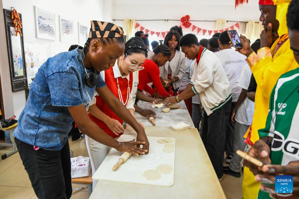 Confucius Institute holds dumpling-making event in Soa, Cameroon