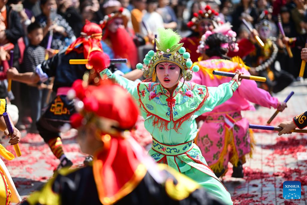 Yingge dance staged in S China's Guangdong to convey best wishes for new year