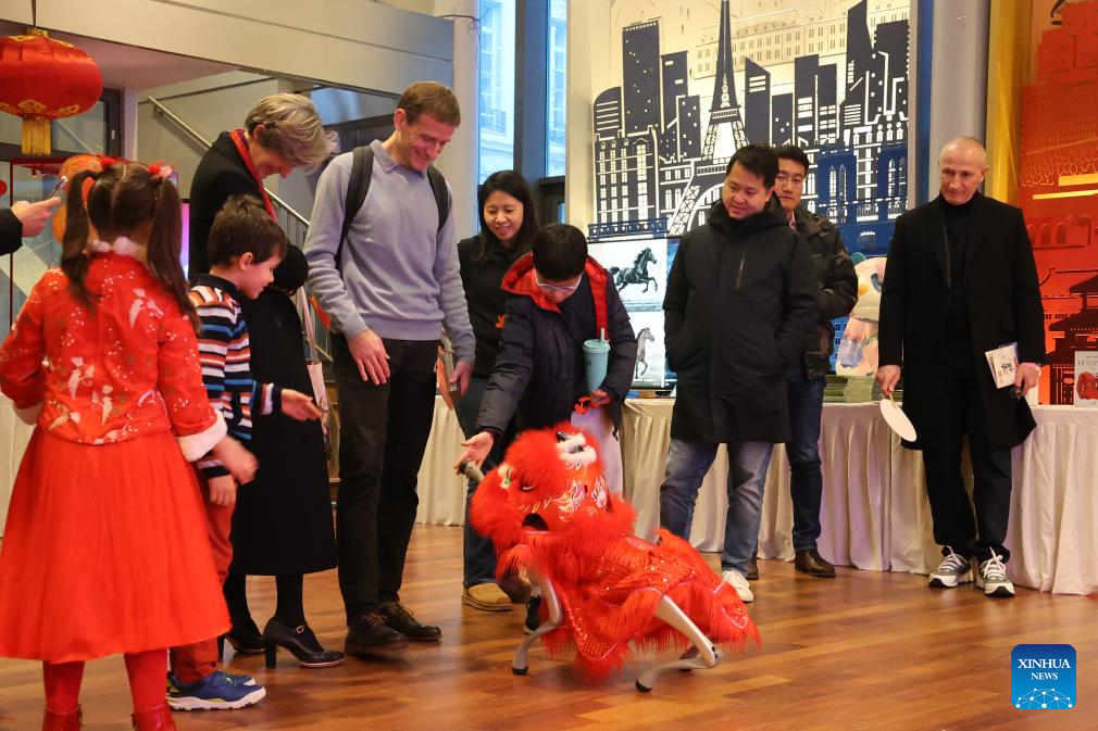 Future-oriented Chinese New Year in France blends tradition, technology
