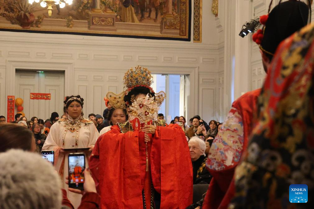 Future-oriented Chinese New Year in France blends tradition, technology