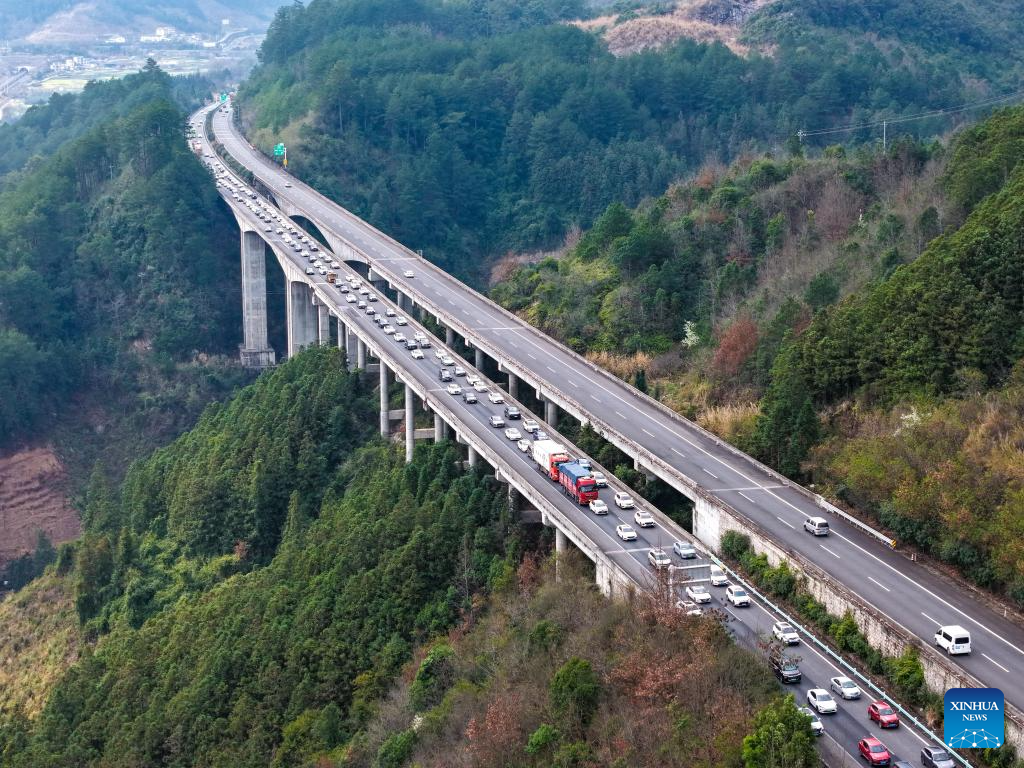 China braces for peak in passenger return trips as Spring Festival holiday ends