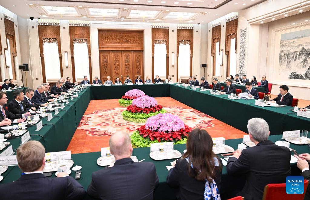 Chinese vice premier welcomes German enterprises to continue investing in China